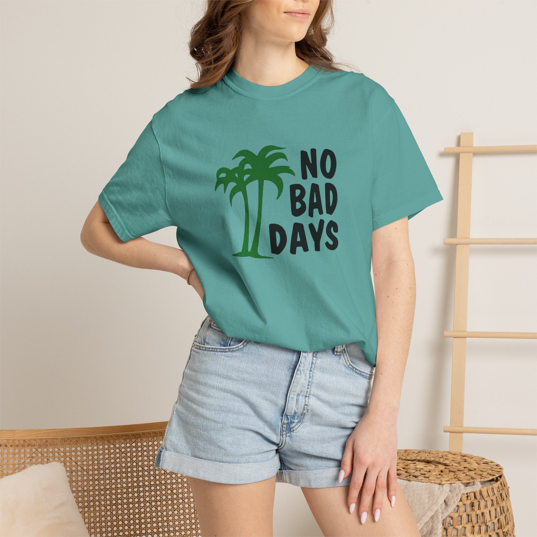 No Bad Days Palm Tree T-Shirt — Casual Beach Vibe Graphic Tee