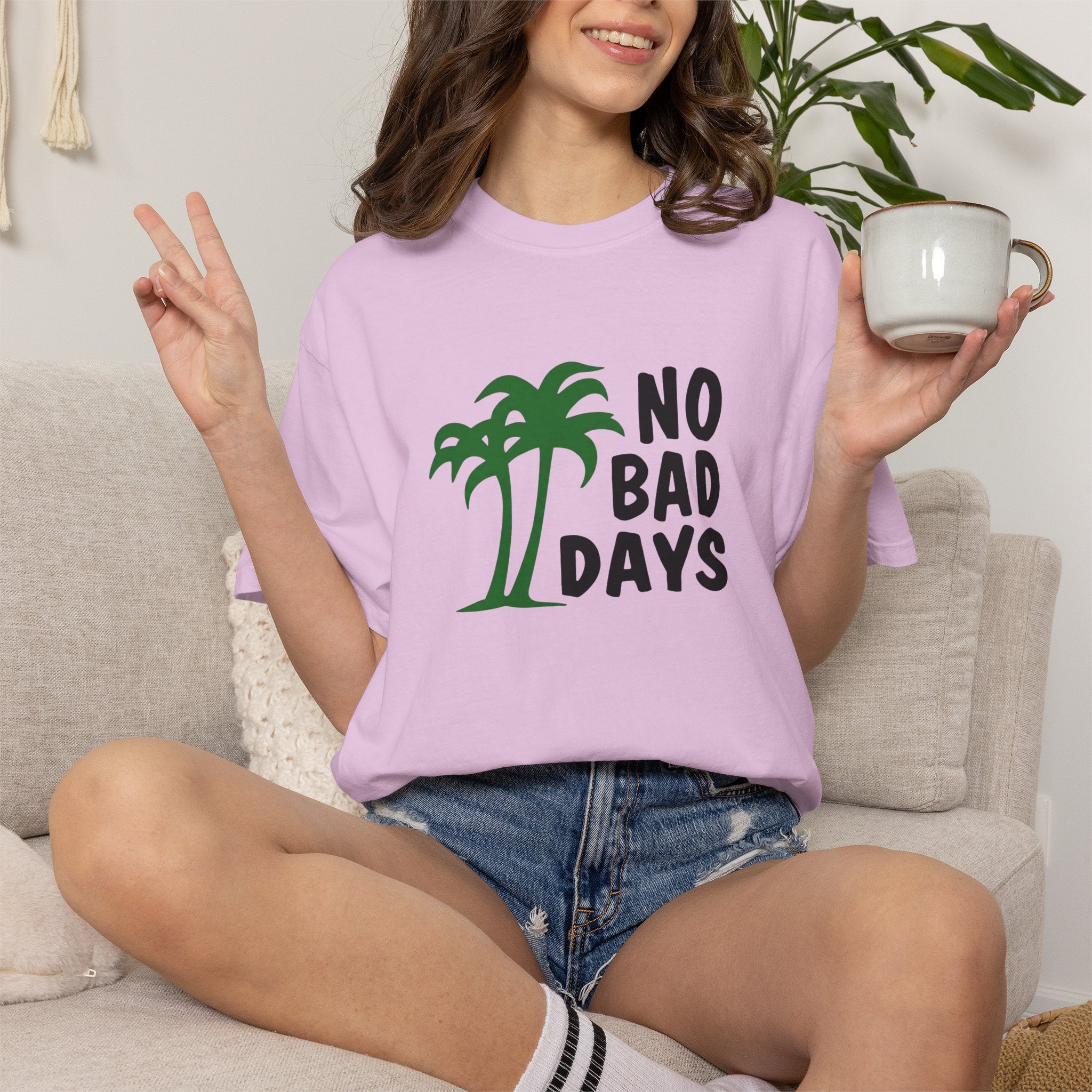 No Bad Days Palm Tree T-Shirt — Casual Beach Vibe Graphic Tee