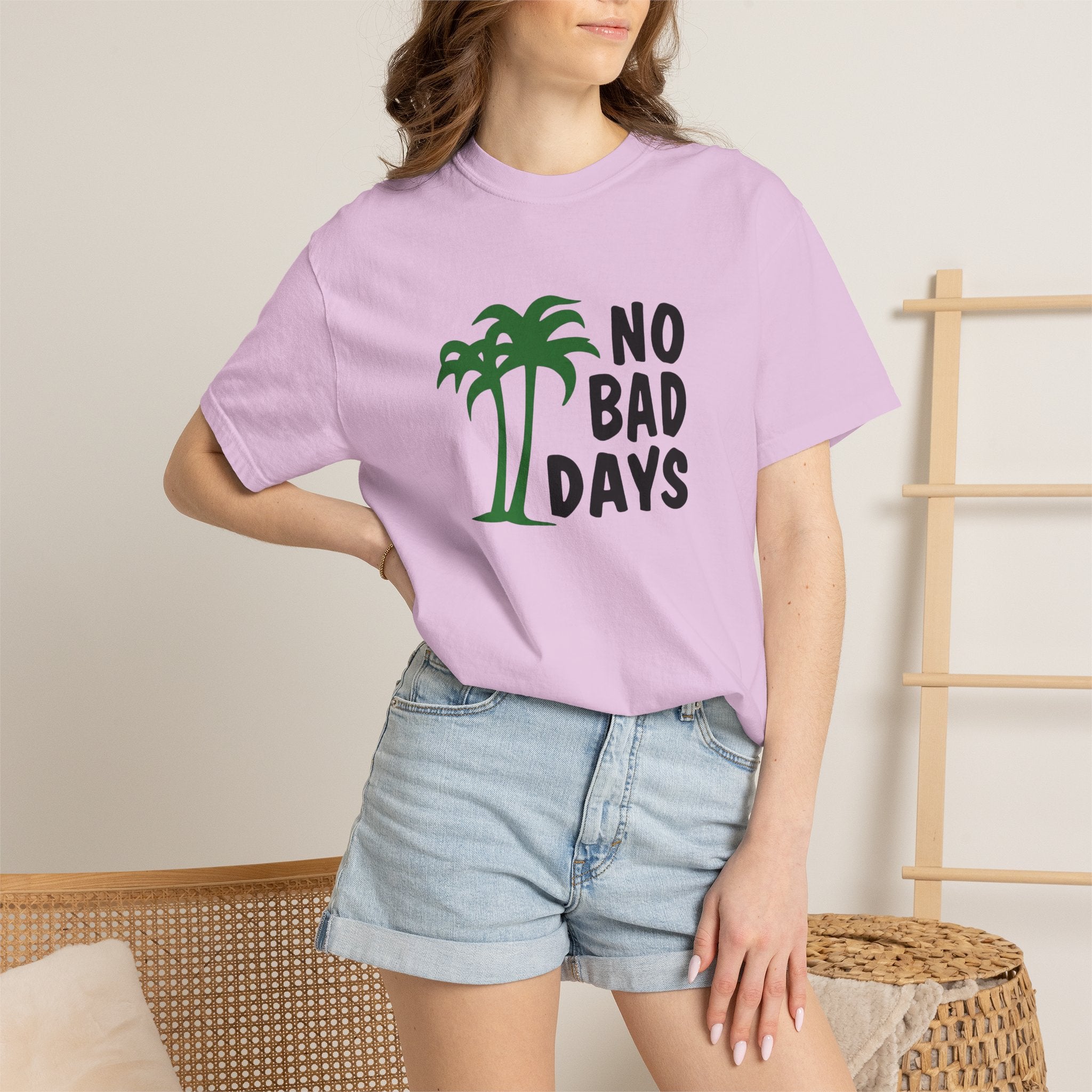 No Bad Days Palm Tree T-Shirt — Casual Beach Vibe Graphic Tee