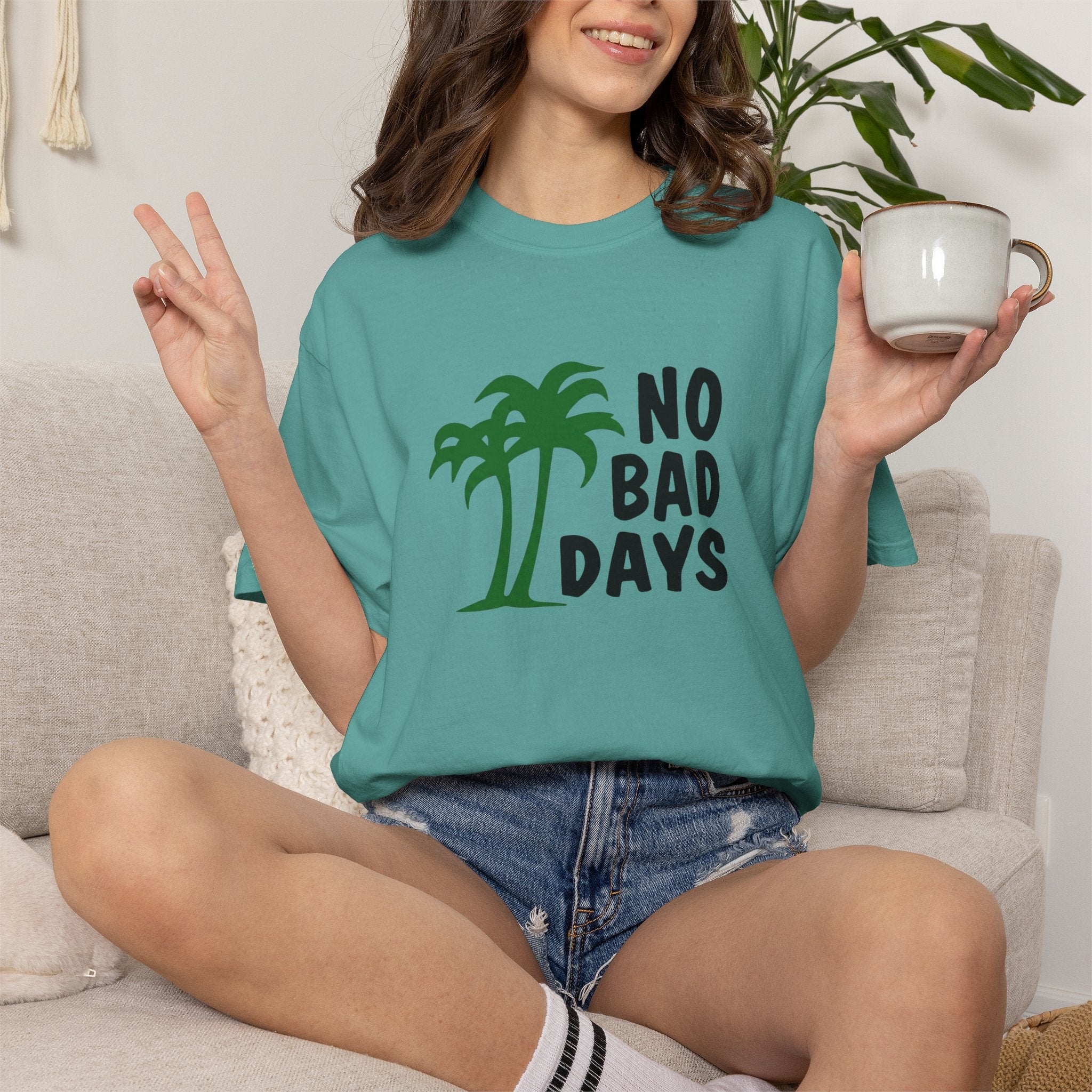 No Bad Days Palm Tree T-Shirt — Casual Beach Vibe Graphic Tee