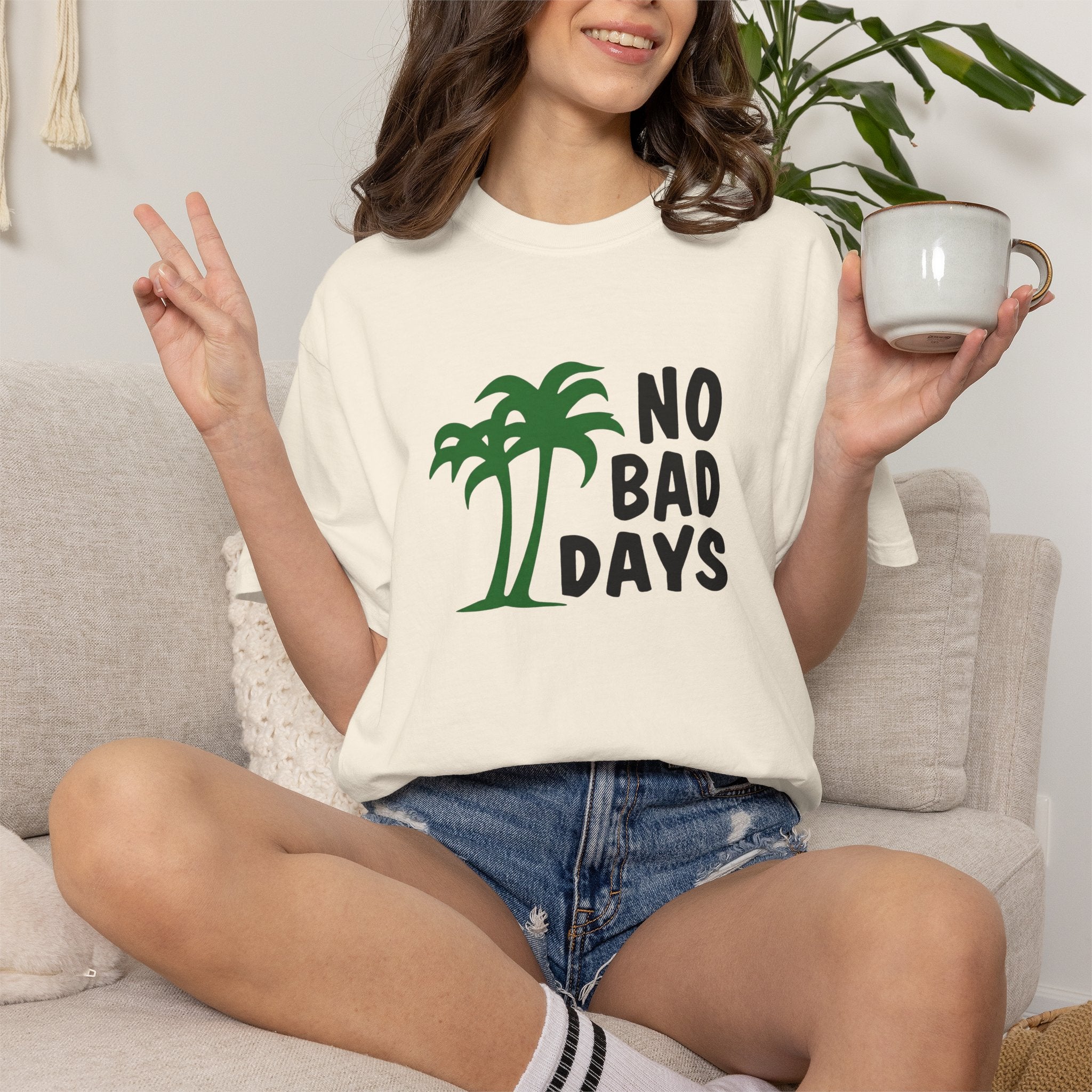 No Bad Days Palm Tree T-Shirt — Casual Beach Vibe Graphic Tee